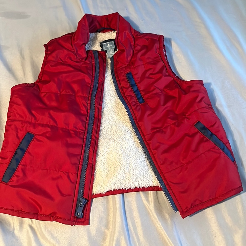 Baby cap- 1piece warm vest, size 3t ,good condition